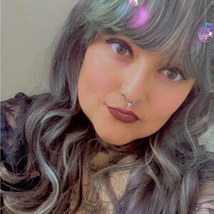 Meet your Posher, Carmen